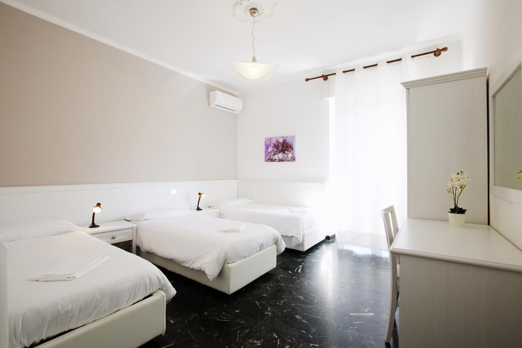 Riviera Apartments Levanto Buitenkant foto
